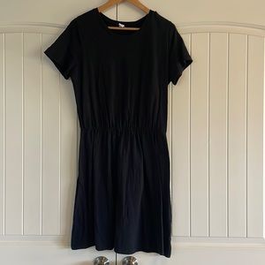 Old navy T-shirt, dress with elastic waist, short sleeved women’s Large